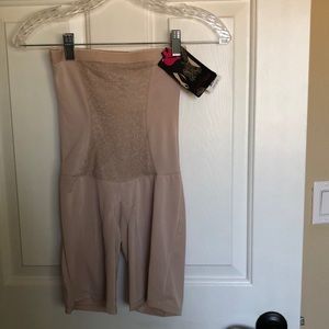 NWT Smoothform Women’s shorts shapewear